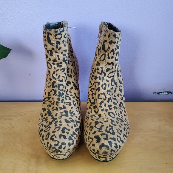 Leopard Print Boots - Picture 5 of 5